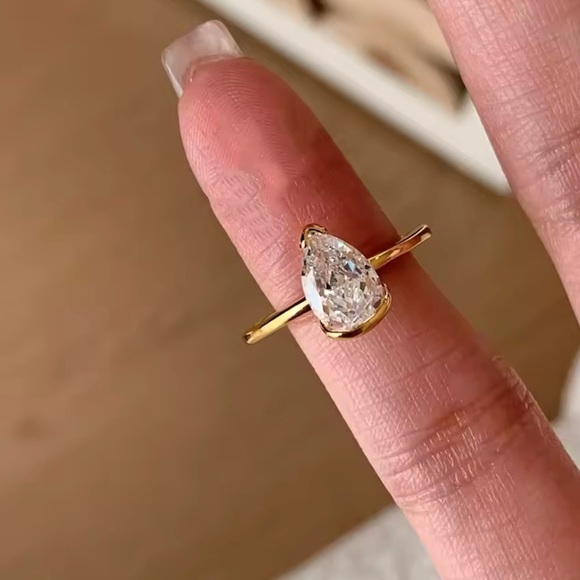 18k Yellow Gold/925 2.46ct Pear Cut Zircon Diamond Solitaire Adjustable Ring! - Picture 1 of 14